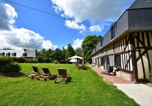 Alluring Cottage in Asnières with Terrace