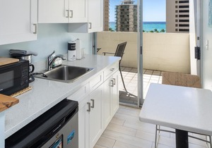 ALOHA-WAIKIKI OCEAN VIEW LIVING 11
