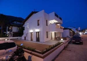 Alp Suites Limon