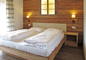 Alpine Mountain Chalet (H4PR7N5)