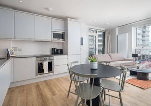 ALTIDO 2BR Apt w/terrace in Nine Elms