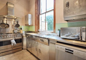 Amazing 4 Bed Flat In Earls Court