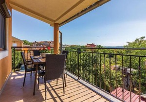 Amazing Apartment In Valtura With Kitchen