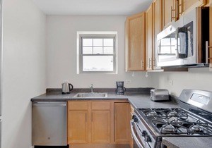 Amazing Evanston 2BR, 1 mile from Northwestern campus, by Blueground