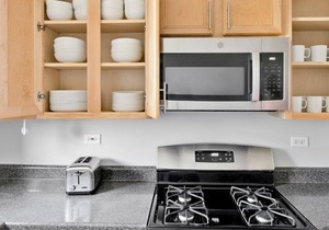 Amazing Evanston 2BR, 1 mile from Northwestern campus, by Blueground