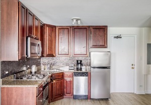 Amazing Gold Coast 1BR w/Doorman & Gym, 2 blocks to L, by Blueground