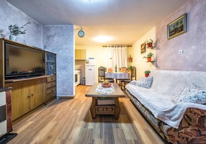 Amazing home in Kruncici with jacuzzi