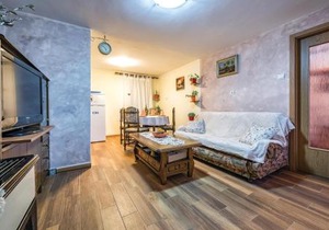 Amazing Home In Kruncici With Jacuzzi