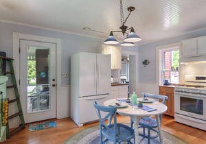 AMAZING Leland location 3BR/2+Baths Access 4 LK MI/3 LK Leelanau BEACHES/sunsets