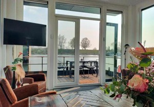 Amazing Ship In Ohé & Laak With Wifi