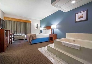 AmericInn by Wyndham Hutchinson