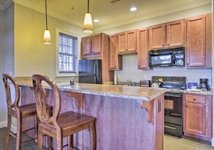 Anderson Creek Resort Condo on Golf Course w/Pool