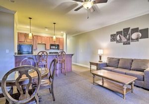 Anderson Creek Resort Condo on Golf Course with Pool