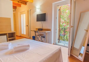 Antiche Mura 4 - One Bedroom Guest House, Sleeps 2