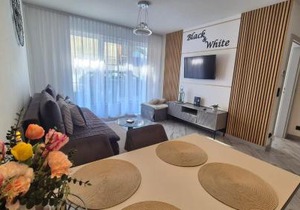 Apartament Black-White
