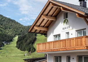 Apartment "Cater Residence Bun Sté" with Mountain View, Whirlpool, Sauna & Garden