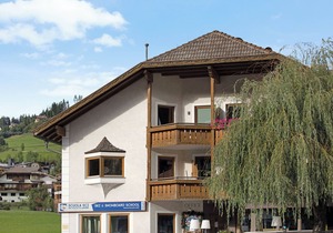 Apartment "Rosalpina 1" in the Middle of the Ski Area with Mountain View, Wi-Fi & Balcony