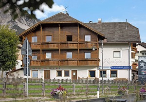 Apartment "Rosalpina 4" in the Middle of the Ski Area with Mountain View, Wi-Fi & Balcony