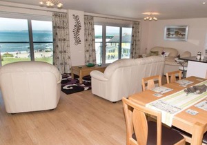 Apartment 11 - Latitude 51