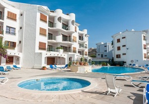 Apartment - 2 Bedrooms with Pool and Sea views - 107625
