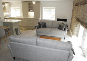 Apartment 4 Tomlinsons Apartments