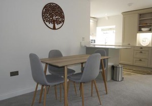 Apartment 4 Tomlinsons Apartments