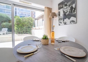 Apartment Cannes Bay-1 by Interhome