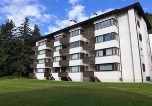 Apartment Chesa Arlas A1 by Interhome