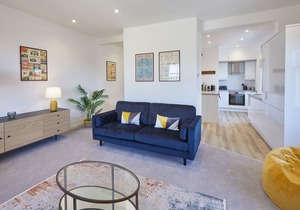 Apartment B, Cornerhouse Apartments