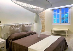 Apartment in a luxurious villa for 4 people