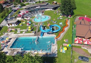 Apartment in Gästehaus Schernthaner, free admission to public. Swimming pool u. Sauna,