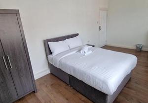 APARTMENT IN WAKEFIELD CITY CENTRE