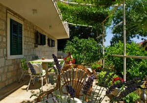 Apartment Jasna - cozy apartment in a peaceful area A1 Selca, Island Brac