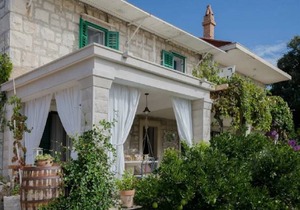 Apartment Jasna - cozy apartment in a peaceful area A1 Selca, Island Brac