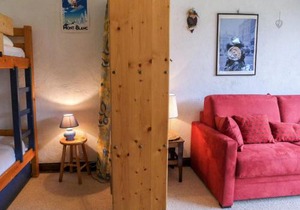 Apartment Les Pècles by Interhome