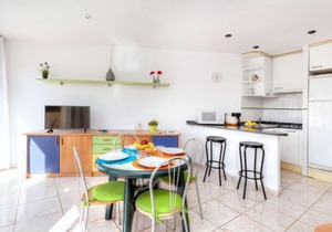 Apartment Palmiers I-6 by Interhome
