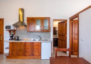 Apartment 'S Hort Can Capità Estudio Balcón 10' close to the Sea with Shared Pool & Wi-Fi