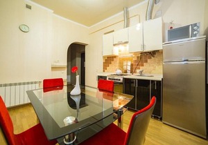 Apartment Virmenska 3