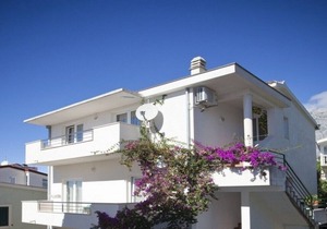 Apartments and rooms Meri, (8553), Baška Voda, hr