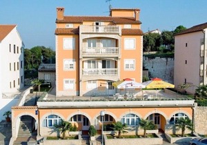 Apartments and rooms Valentin, (15141), Vrsar, hr