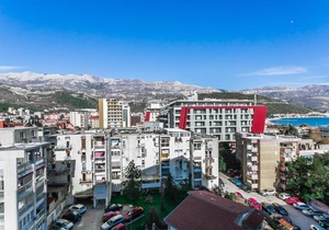 Apartments LORA 13.Jula,15