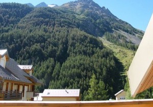 Appart 13 in a mountain village: nature and relaxation in the Pays de la Meije