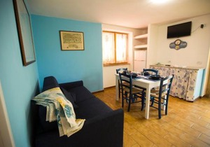 Appartamento in Villa Valentini- Fronte mare, Giardino e Parcheggio privato, WIFI, dotato di tutti i confort, nel Cuore del Golfo di Gaeta