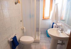 Appartamento in Villa Valentini- Fronte mare, Giardino e Parcheggio privato, WIFI, dotato di tutti i confort, nel Cuore del Golfo di Gaeta