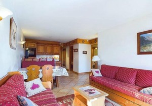 Appartement 3 pièces Sud avec balcon, parking et proche pistes et commerces - FR-1-398-571
