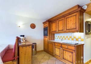 Appartement 3 pièces Sud avec balcon, parking et proche pistes et commerces - FR-1-398-571