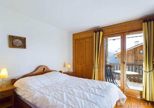 Appartement 3 pièces Sud avec balcon, parking et proche pistes et commerces - FR-1-398-571