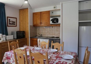 Appartement calme à Aussois, proche navettes et piscine, avec terrasse et casier à ski - FR-1-508-115
