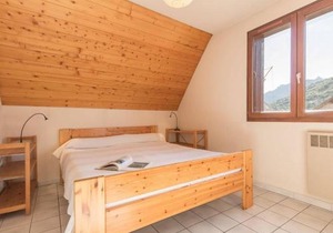 Appartement fonctionnel 2 pièces avec parking, centre Briançon - FR-1-330C-60