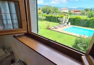 Apt in 19th century farmhouse near Cortona, pool, garden and beautiful views